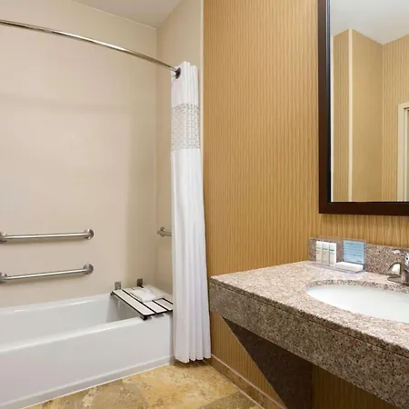 Hampton Inn Wichita-East Exterior foto